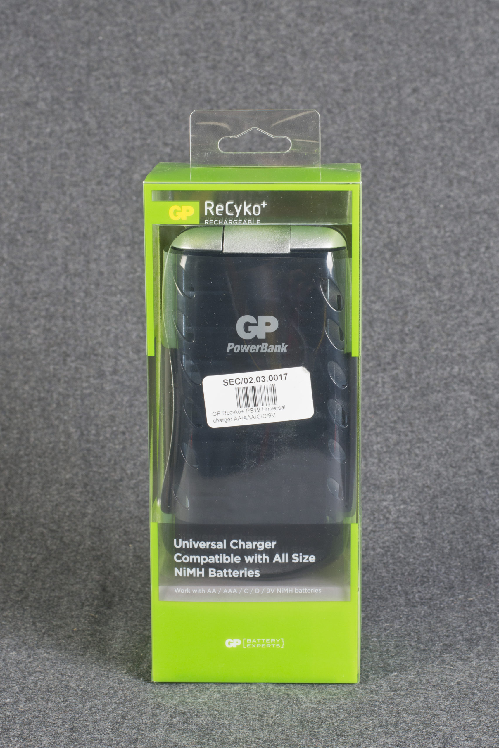 Chargeur universel Piles rechargeables AA, AAA, C, D et 9V (batterie non  incluse)